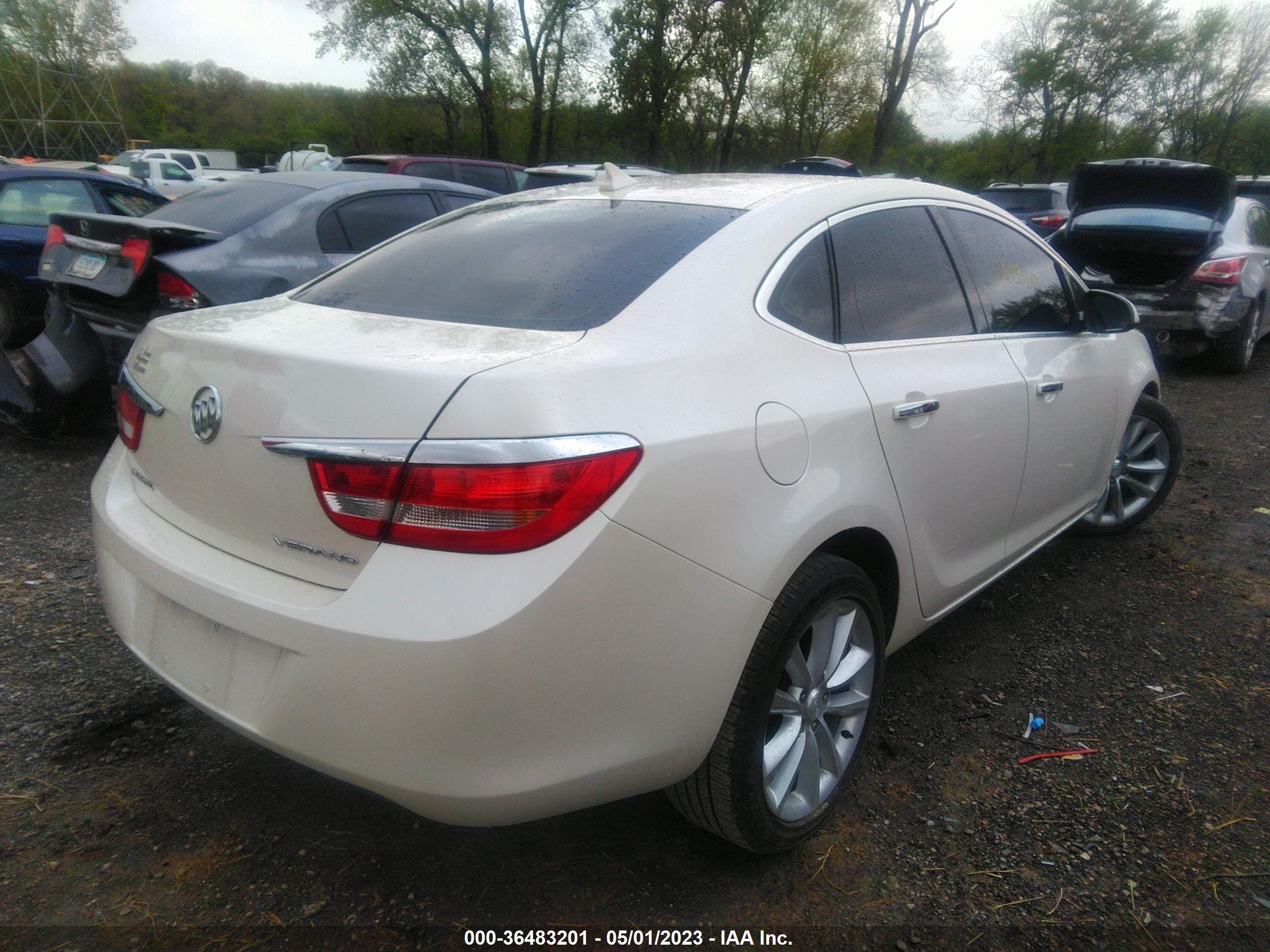 Photo 3 VIN: 1G4PP5SK8E4229527 - BUICK VERANO 