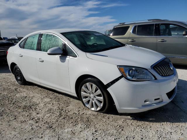 Photo 3 VIN: 1G4PP5SK8G4110900 - BUICK VERANO 