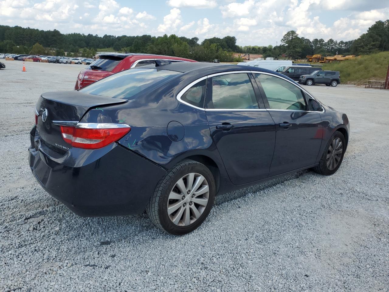 Photo 2 VIN: 1G4PP5SK8G4120200 - BUICK VERANO 