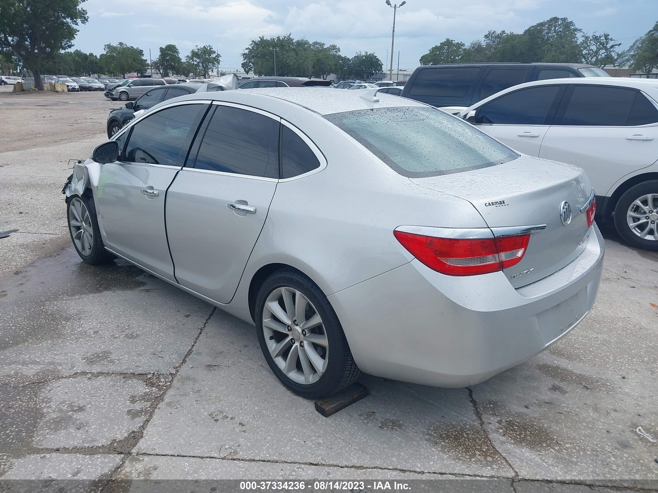 Photo 2 VIN: 1G4PP5SK9C4143785 - BUICK VERANO 