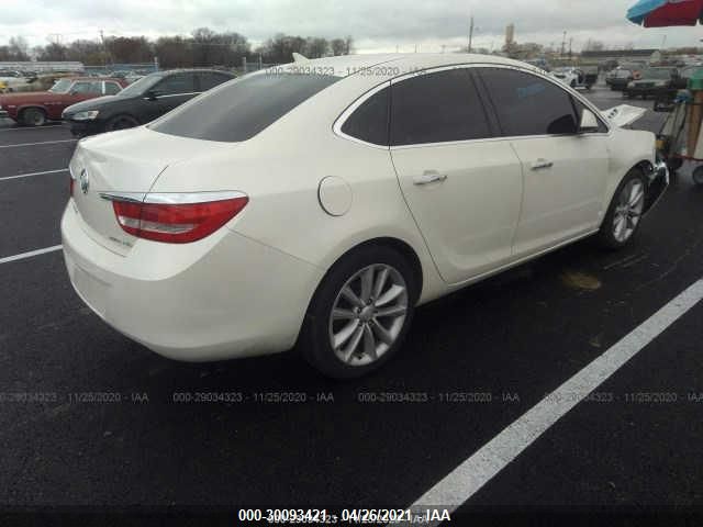 Photo 3 VIN: 1G4PP5SK9C4210658 - BUICK VERANO 