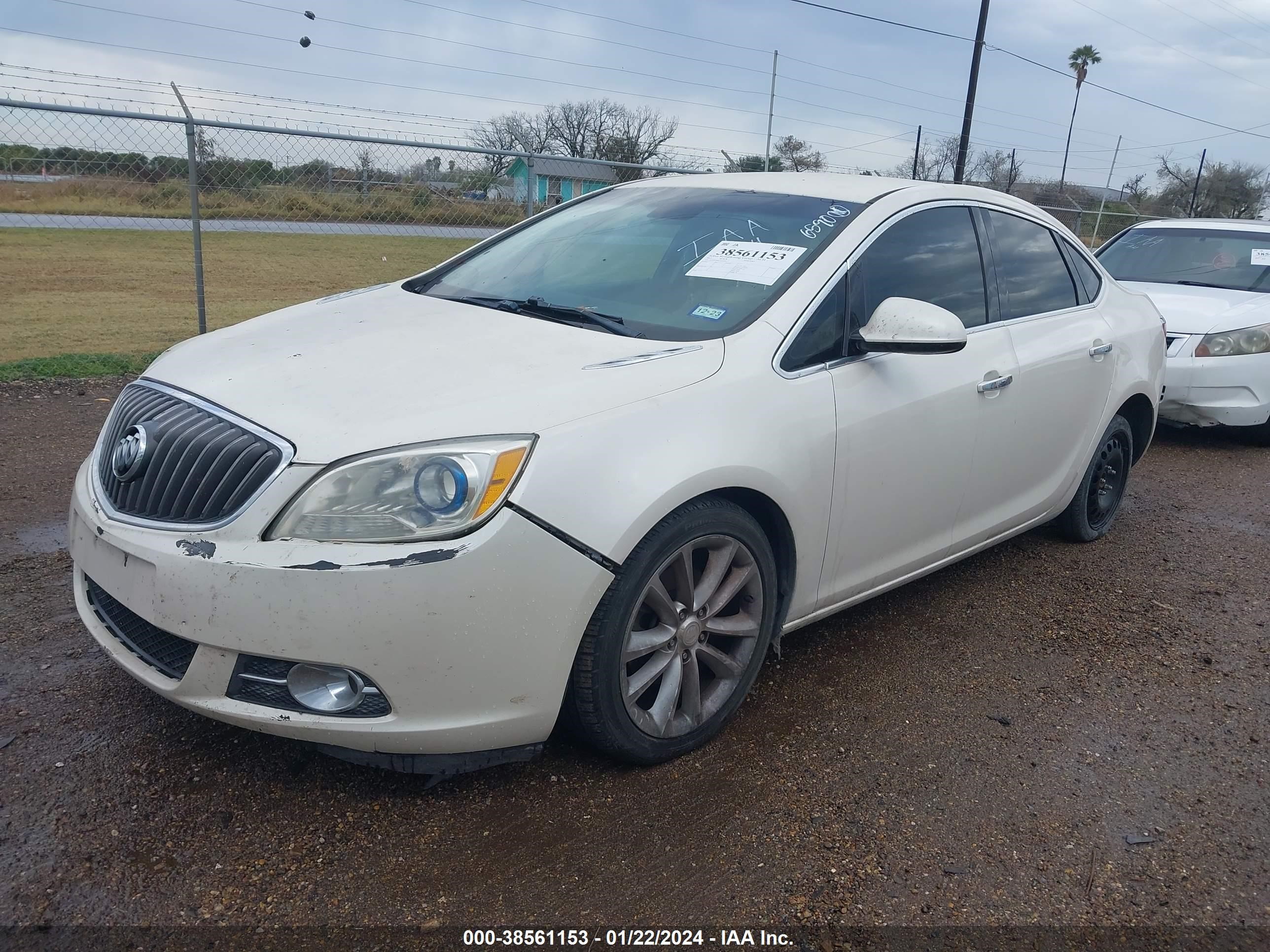 Photo 1 VIN: 1G4PP5SK9C4216590 - BUICK VERANO 