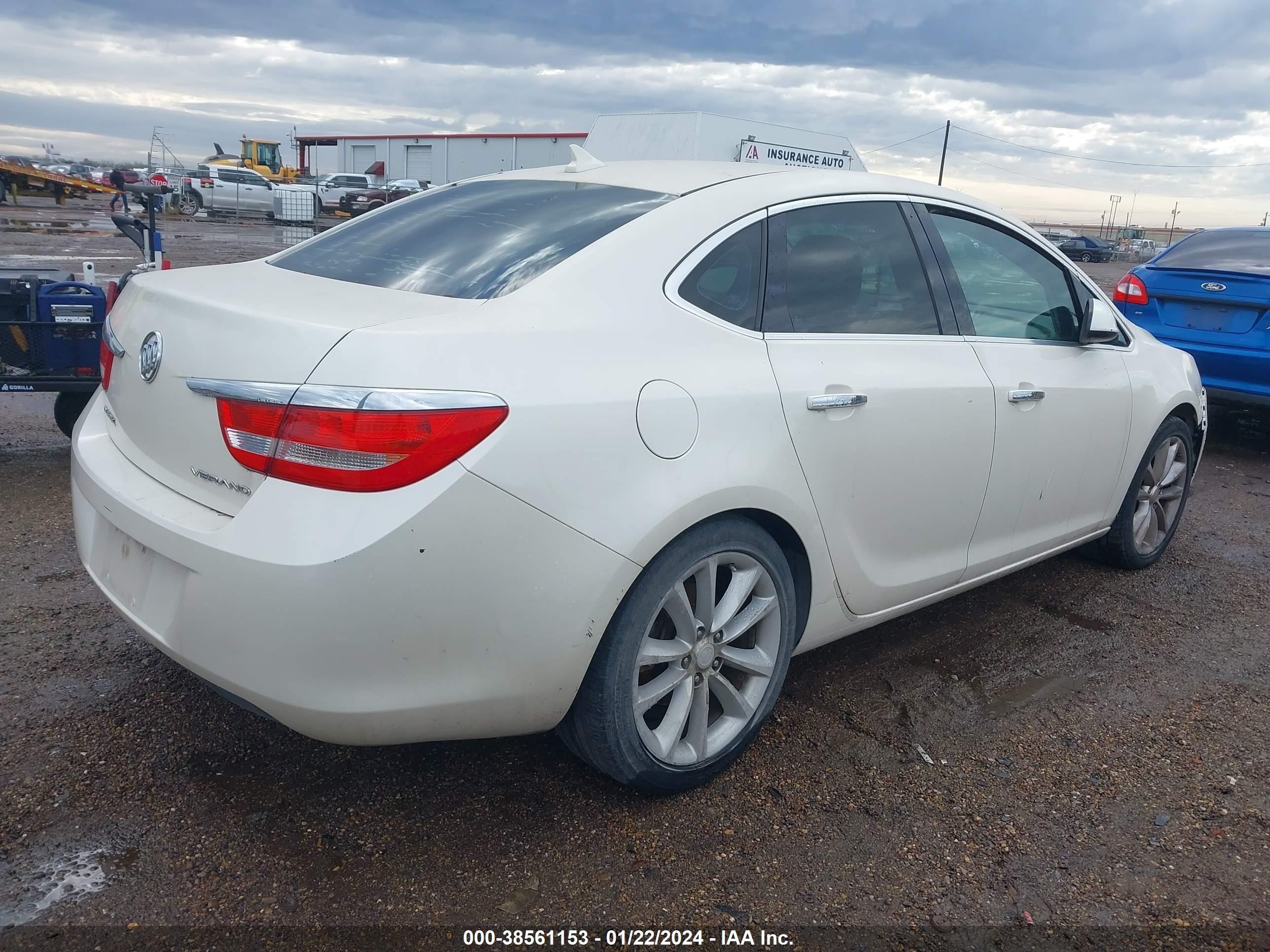 Photo 3 VIN: 1G4PP5SK9C4216590 - BUICK VERANO 