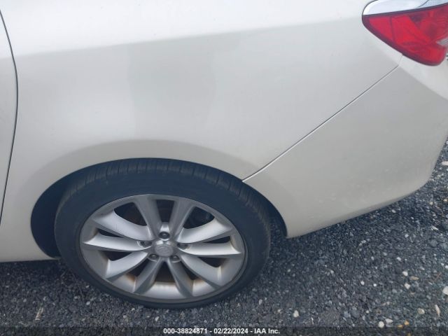 Photo 5 VIN: 1G4PP5SK9C4232367 - BUICK VERANO 