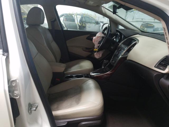 Photo 4 VIN: 1G4PP5SK9D4115342 - BUICK VERANO 