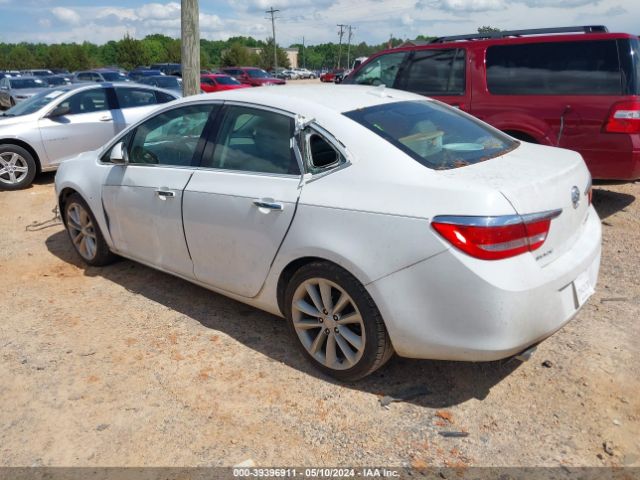 Photo 2 VIN: 1G4PP5SK9D4135851 - BUICK VERANO 