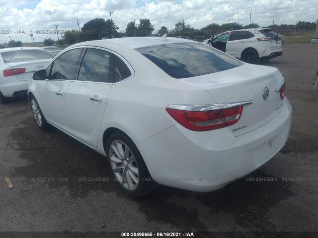 Photo 2 VIN: 1G4PP5SK9D4137230 - BUICK VERANO 