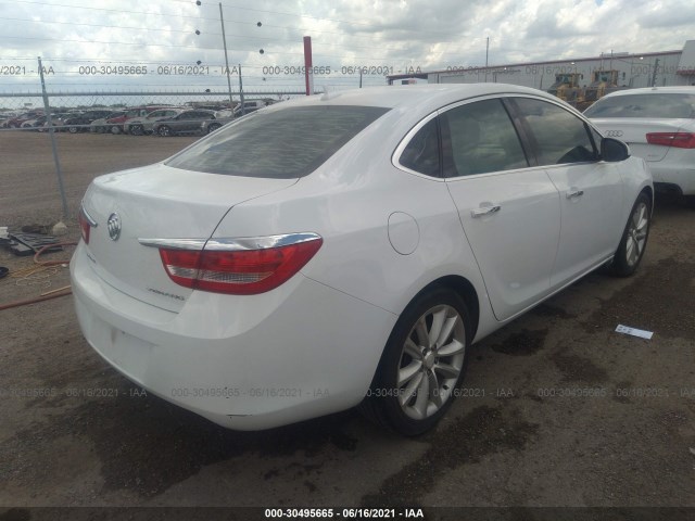 Photo 3 VIN: 1G4PP5SK9D4137230 - BUICK VERANO 