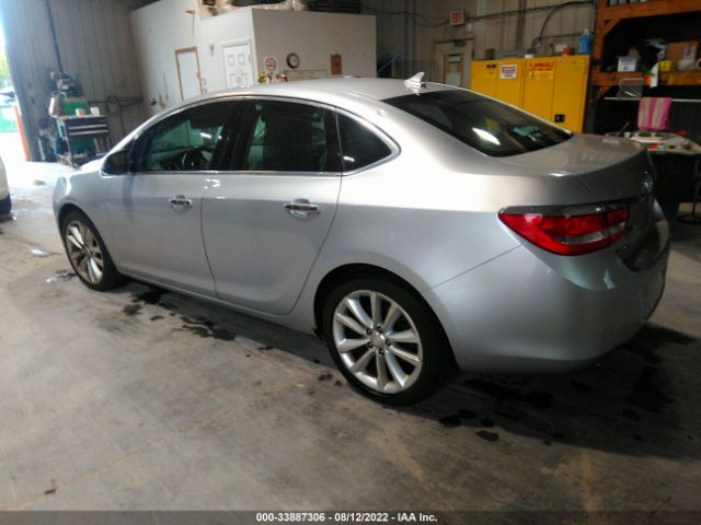 Photo 2 VIN: 1G4PP5SK9D4139480 - BUICK VERANO 