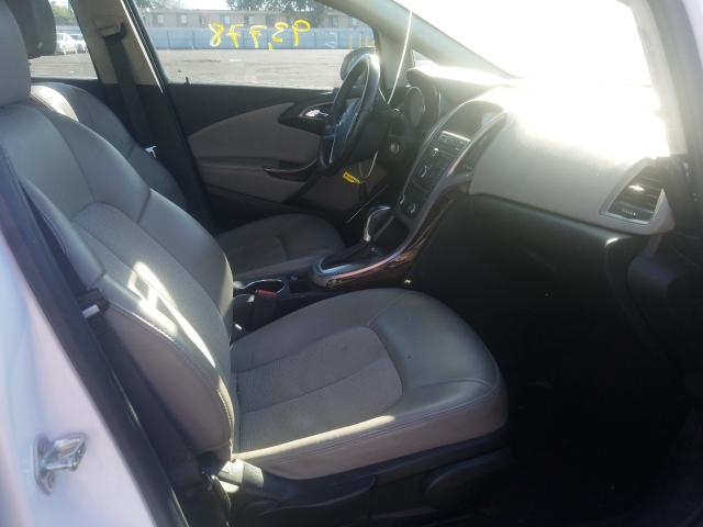 Photo 4 VIN: 1G4PP5SK9D4155808 - BUICK VERANO 