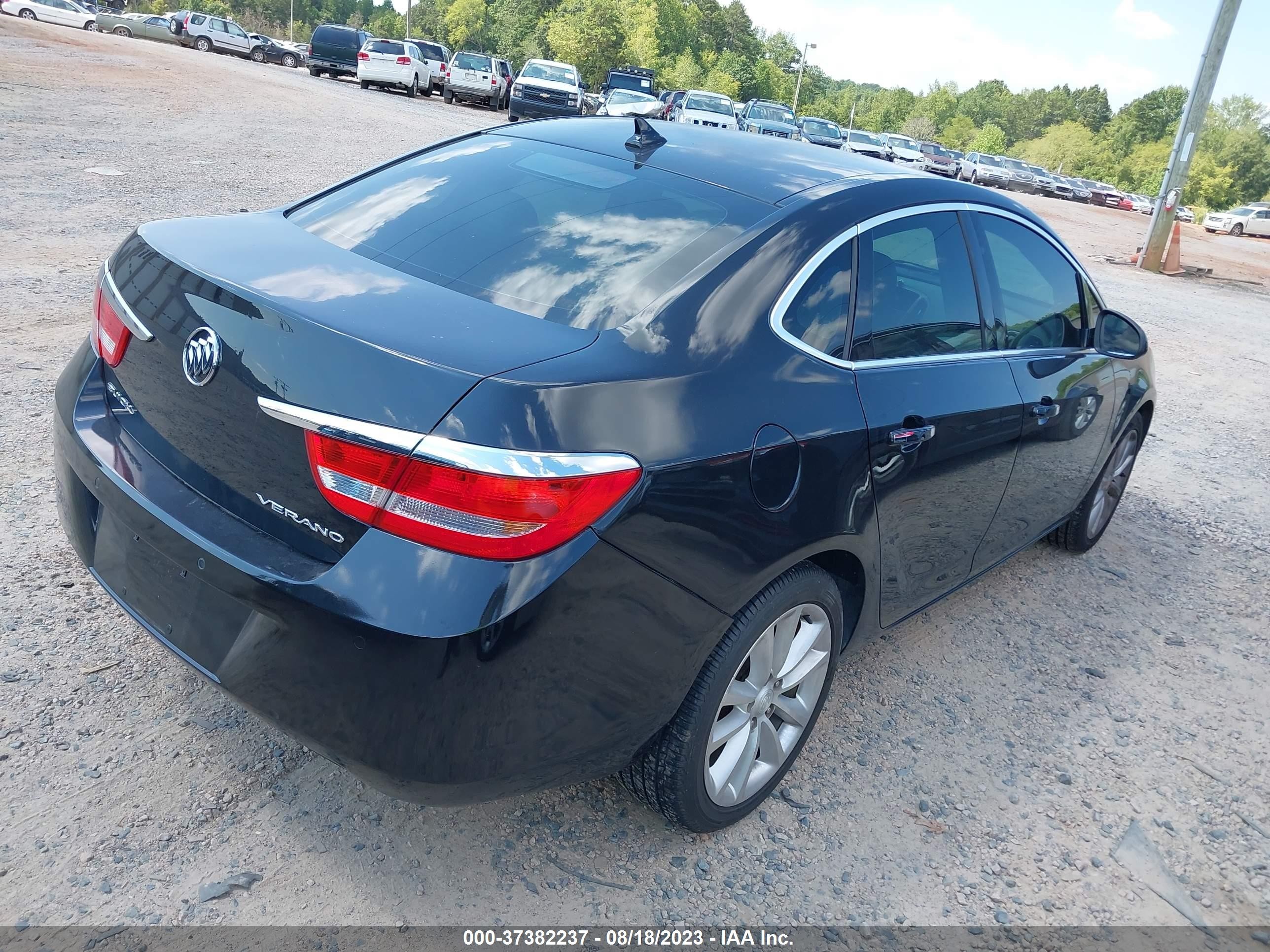 Photo 3 VIN: 1G4PP5SK9D4212170 - BUICK VERANO 