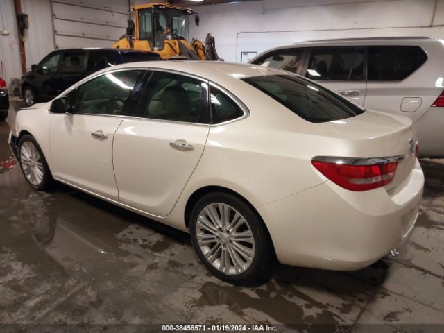 Photo 2 VIN: 1G4PP5SK9D4231088 - BUICK VERANO 