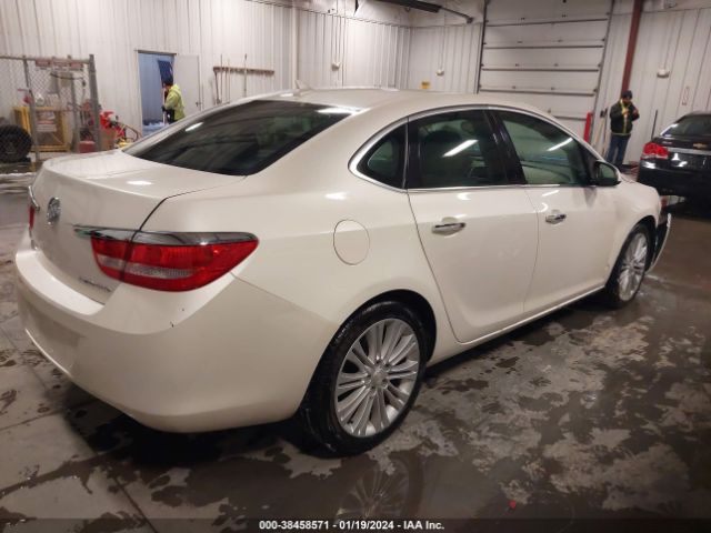 Photo 3 VIN: 1G4PP5SK9D4231088 - BUICK VERANO 