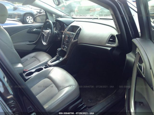 Photo 4 VIN: 1G4PP5SK9E4136127 - BUICK VERANO 