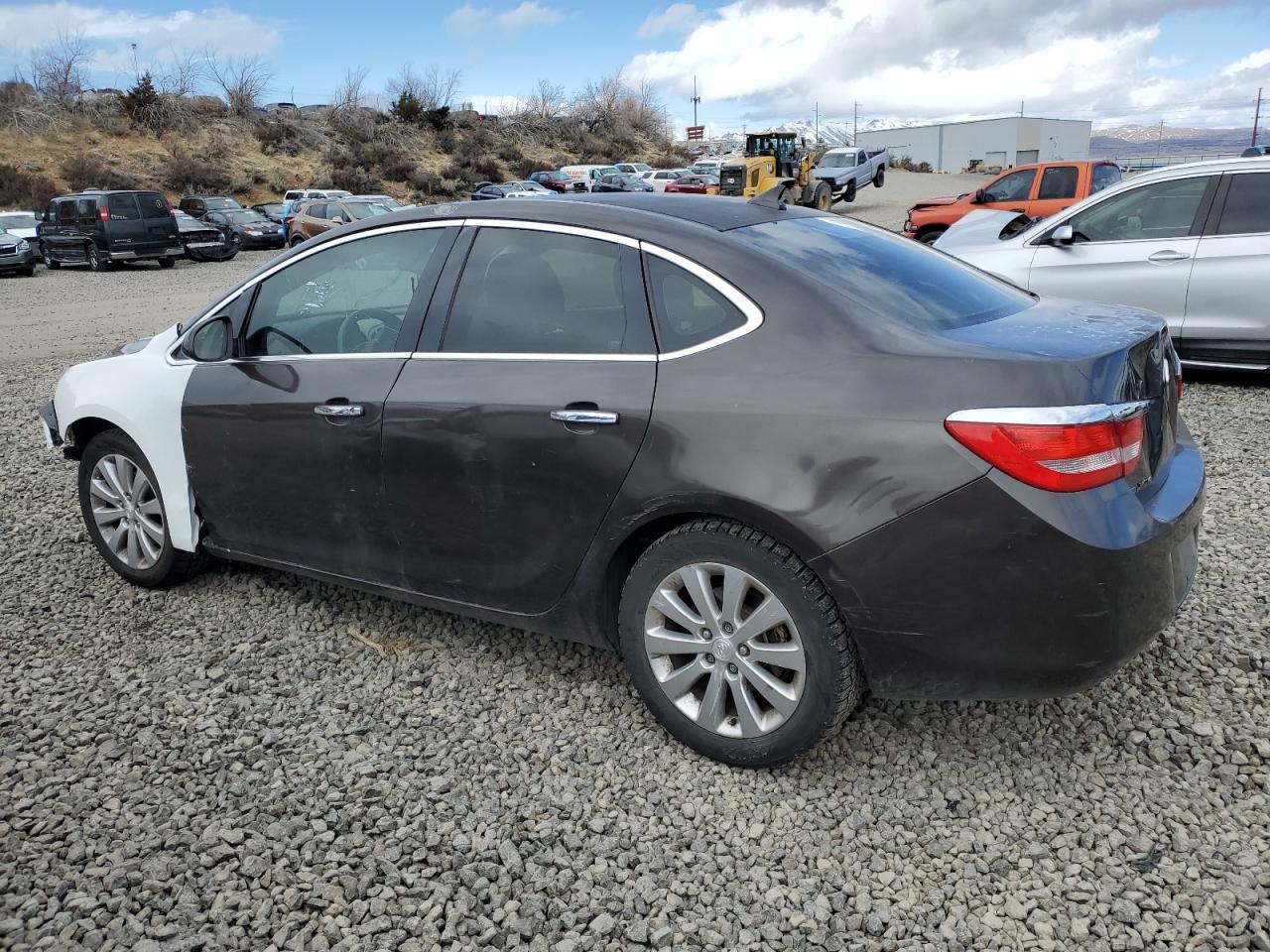 Photo 1 VIN: 1G4PP5SK9E4171234 - BUICK VERANO 