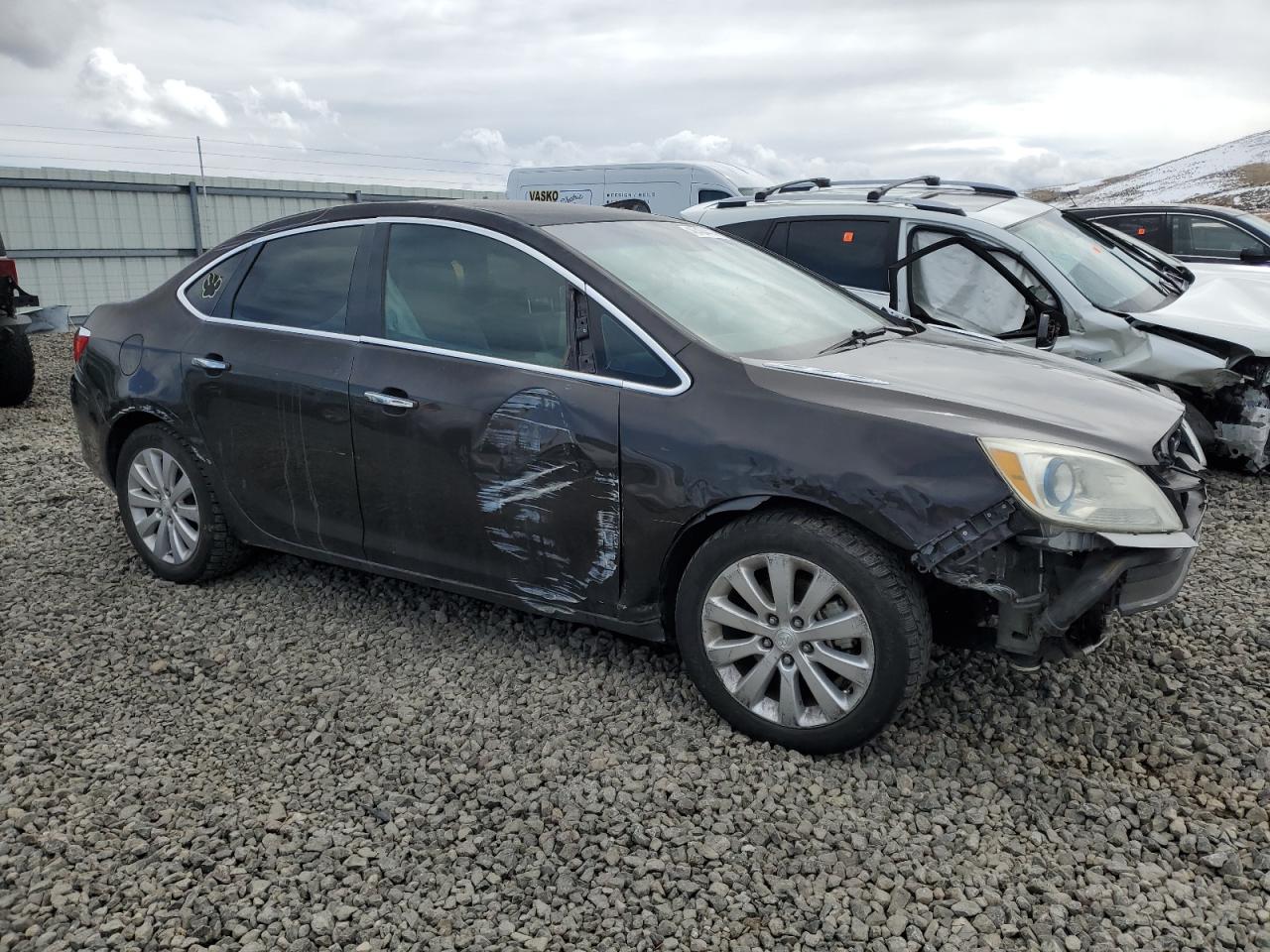 Photo 3 VIN: 1G4PP5SK9E4171234 - BUICK VERANO 