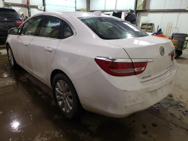 Photo 2 VIN: 1G4PP5SK9F4140986 - BUICK VERANO 