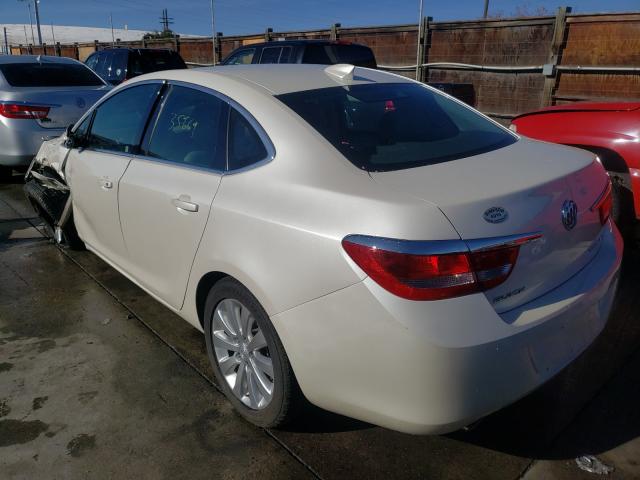 Photo 2 VIN: 1G4PP5SK9F4154659 - BUICK VERANO 