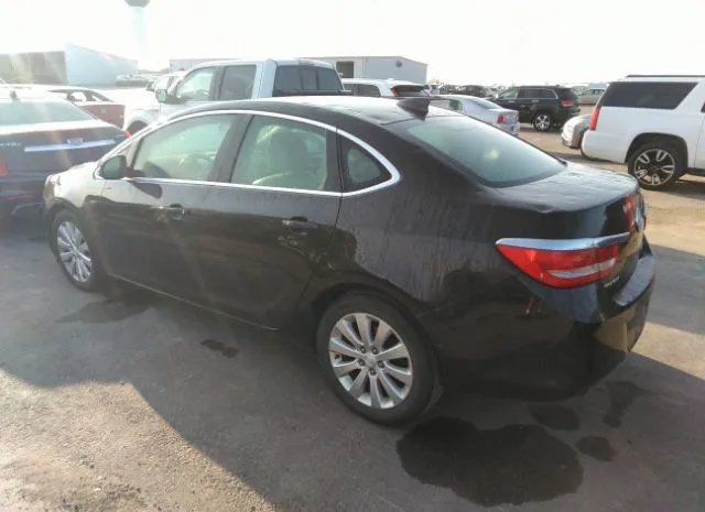 Photo 2 VIN: 1G4PP5SK9G4123056 - BUICK VERANO 