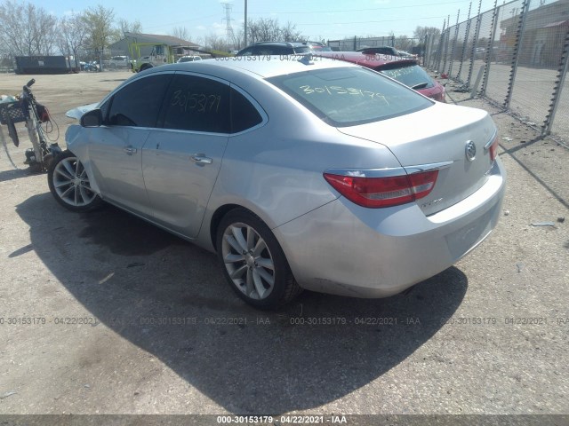 Photo 2 VIN: 1G4PP5SKXD4104883 - BUICK VERANO 