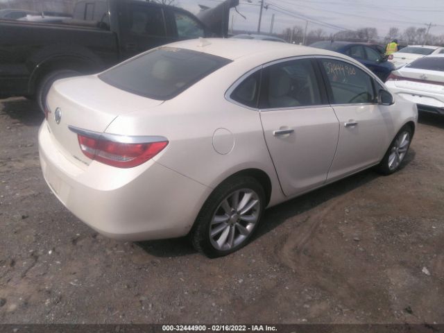 Photo 3 VIN: 1G4PP5SKXD4138385 - BUICK VERANO 