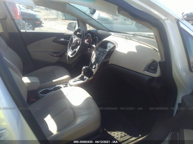 Photo 4 VIN: 1G4PP5SKXD4173833 - BUICK VERANO 