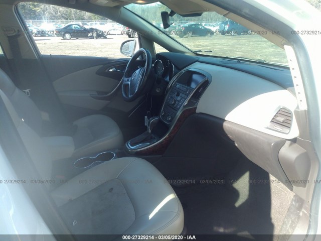 Photo 4 VIN: 1G4PP5SKXD4220228 - BUICK VERANO 