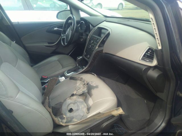 Photo 4 VIN: 1G4PP5SKXF4136154 - BUICK VERANO 