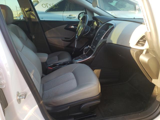 Photo 4 VIN: 1G4PP5SKXG4105858 - BUICK VERANO 