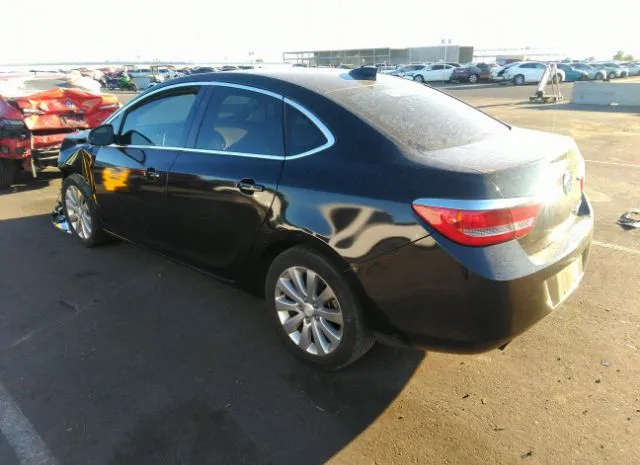 Photo 2 VIN: 1G4PP5SKXG4139752 - BUICK VERANO 