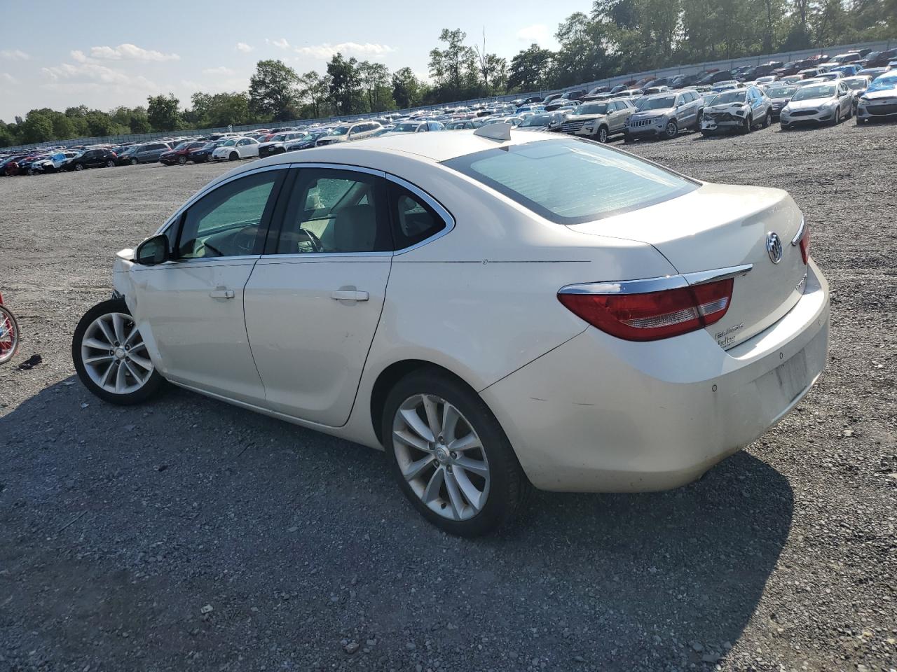 Photo 1 VIN: 1G4PR5SK0F4156200 - BUICK VERANO 