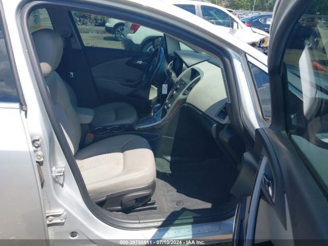 Photo 4 VIN: 1G4PR5SK0H4122762 - BUICK VERANO 