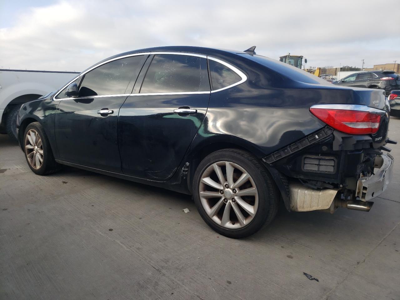 Photo 1 VIN: 1G4PR5SK1C4145928 - BUICK VERANO 