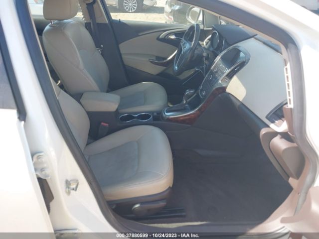 Photo 4 VIN: 1G4PR5SK1D4132971 - BUICK VERANO 