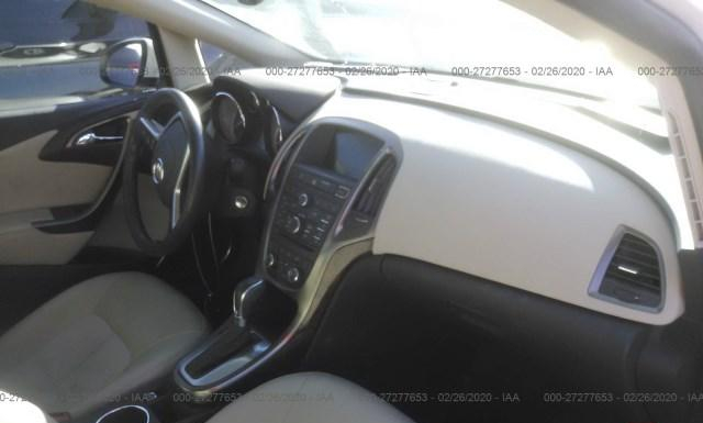 Photo 4 VIN: 1G4PR5SK1D4210780 - BUICK VERANO 