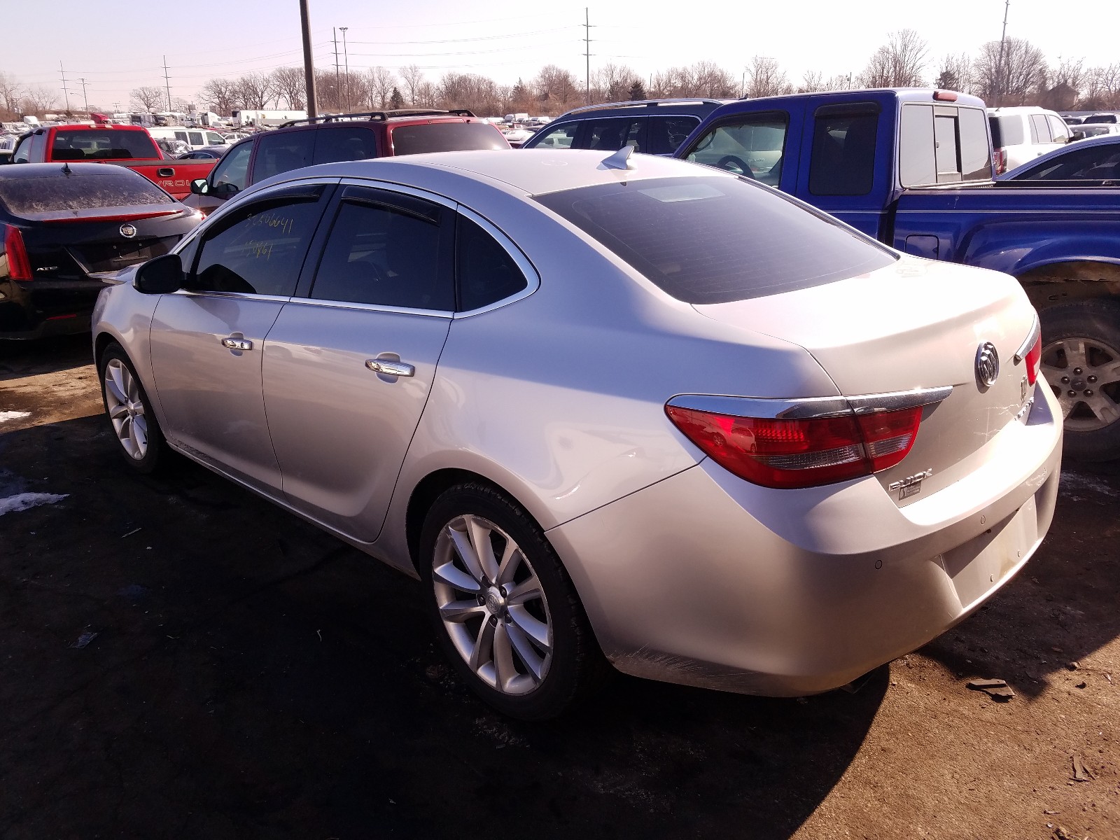 Photo 2 VIN: 1G4PR5SK1E4101088 - BUICK VERANO CON 