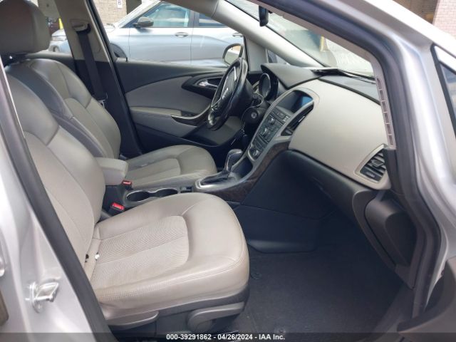 Photo 4 VIN: 1G4PR5SK1E4118554 - BUICK VERANO 