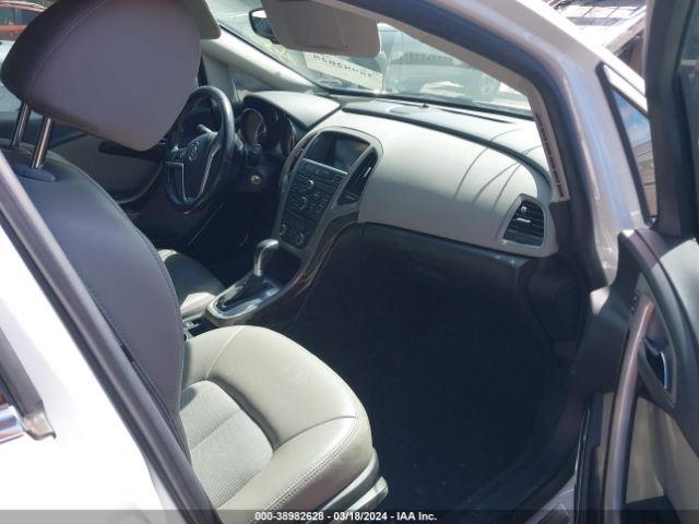 Photo 4 VIN: 1G4PR5SK1E4165535 - BUICK VERANO 