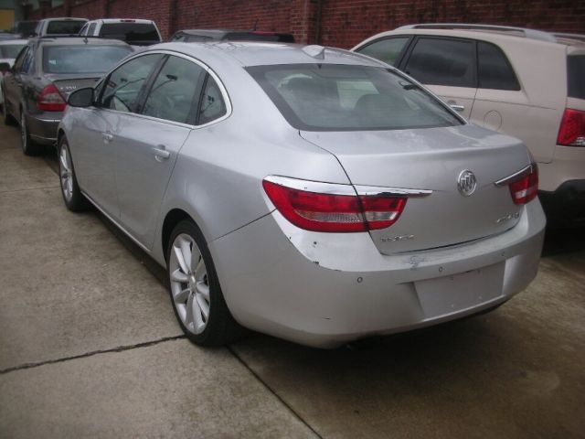 Photo 2 VIN: 1G4PR5SK1F4122900 - BUICK VERANO 