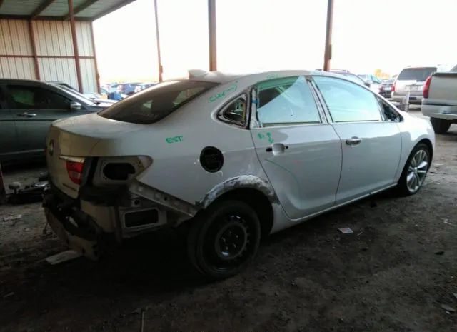 Photo 3 VIN: 1G4PR5SK1F4132925 - BUICK VERANO 