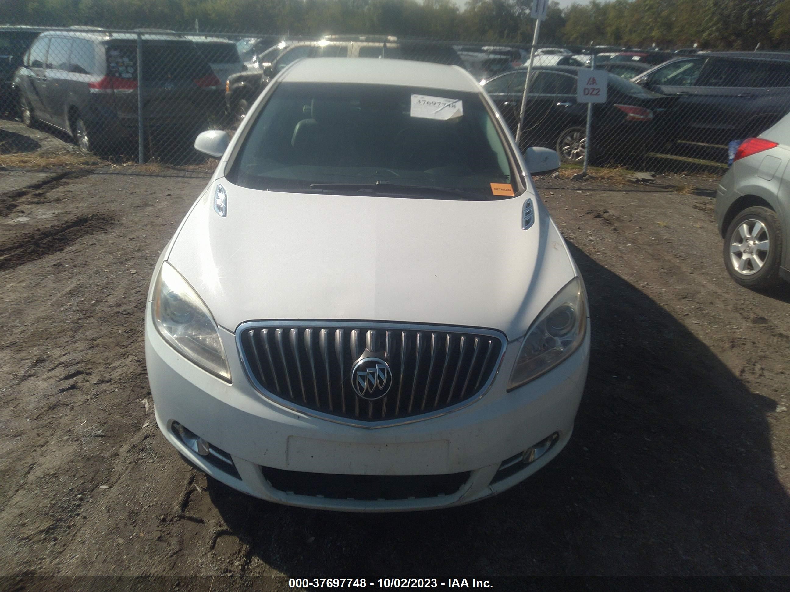 Photo 11 VIN: 1G4PR5SK1H4120728 - BUICK VERANO 