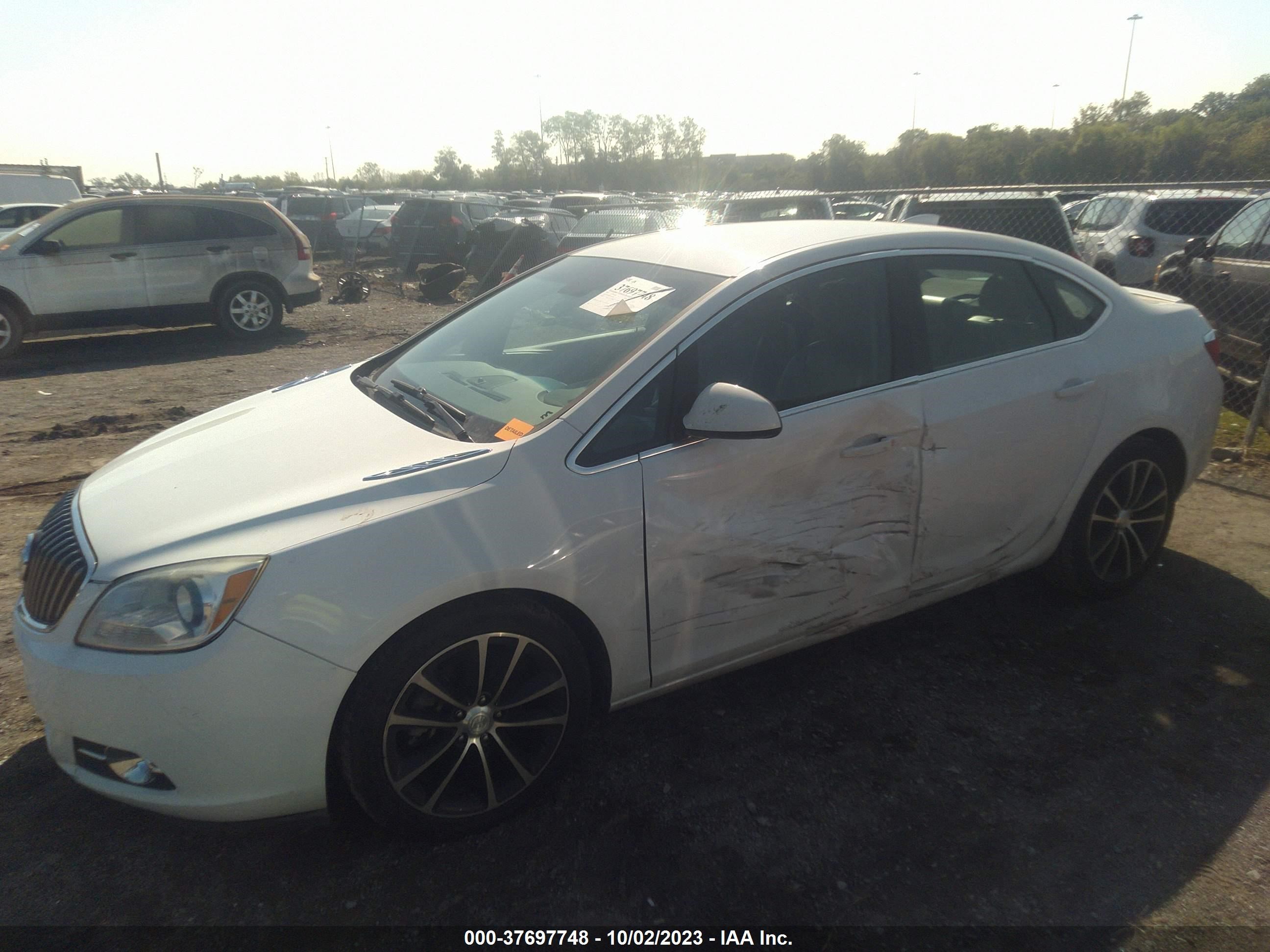 Photo 13 VIN: 1G4PR5SK1H4120728 - BUICK VERANO 