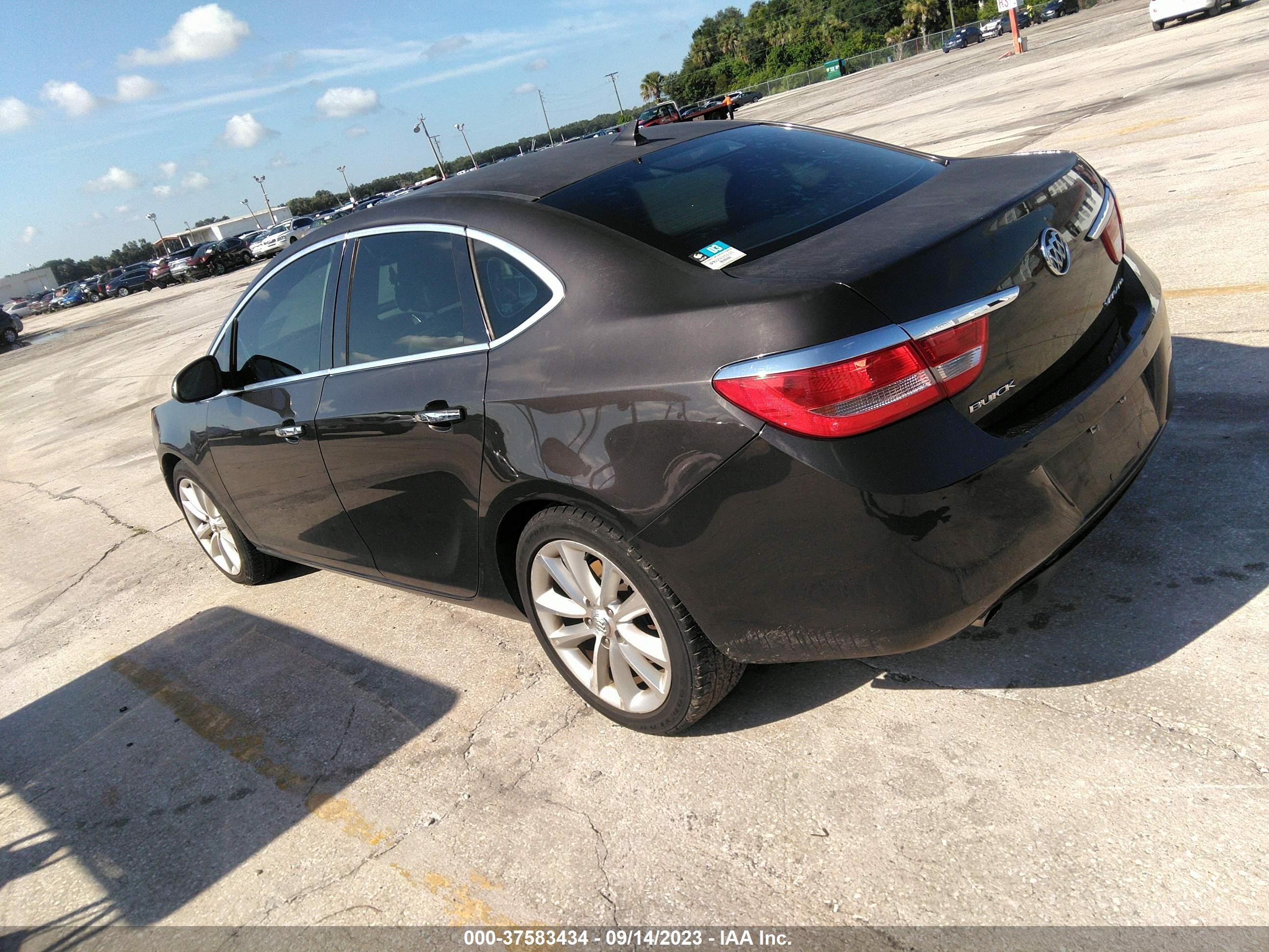 Photo 2 VIN: 1G4PR5SK2E4173367 - BUICK VERANO 