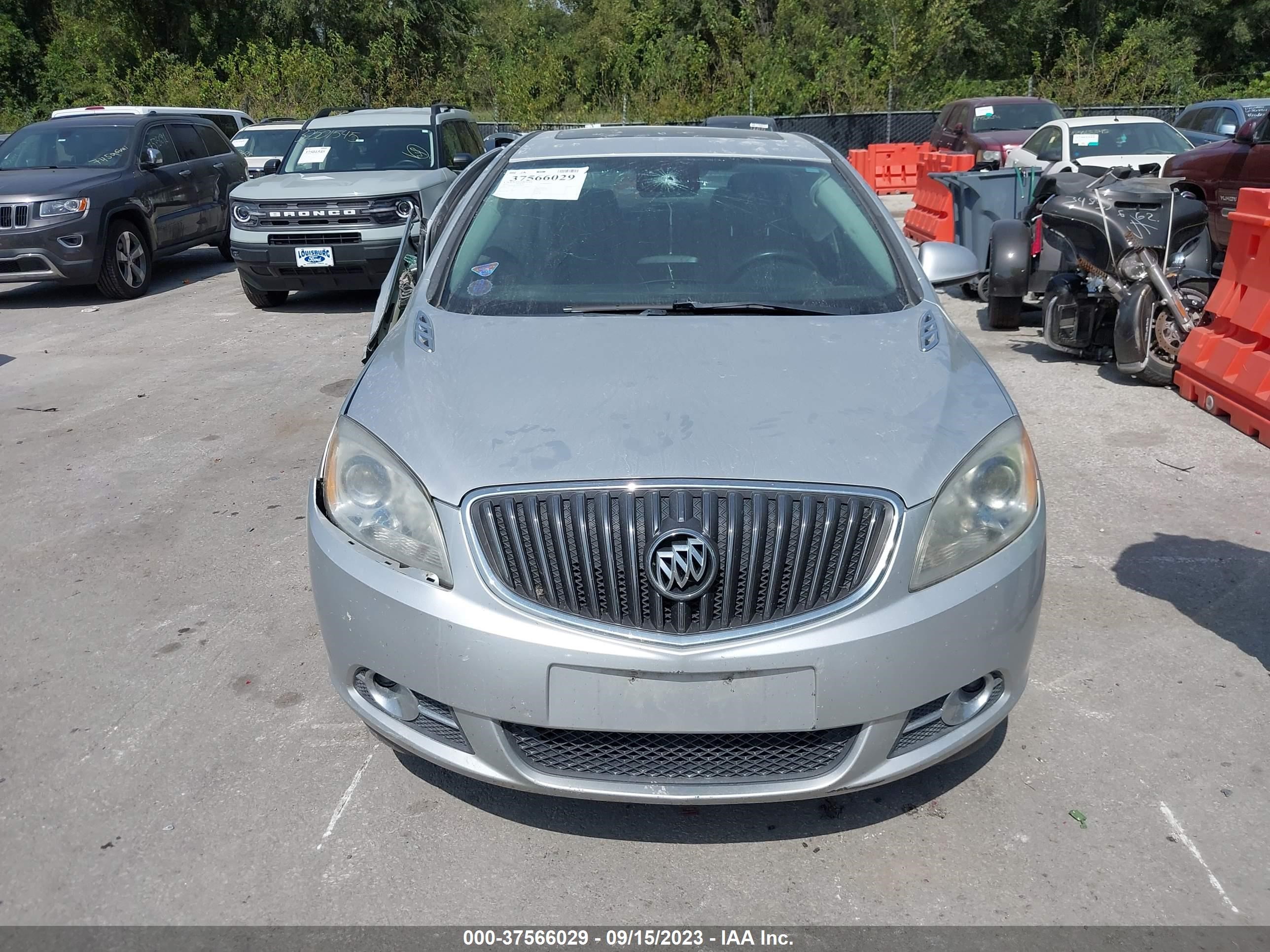 Photo 11 VIN: 1G4PR5SK3C4181135 - BUICK VERANO 