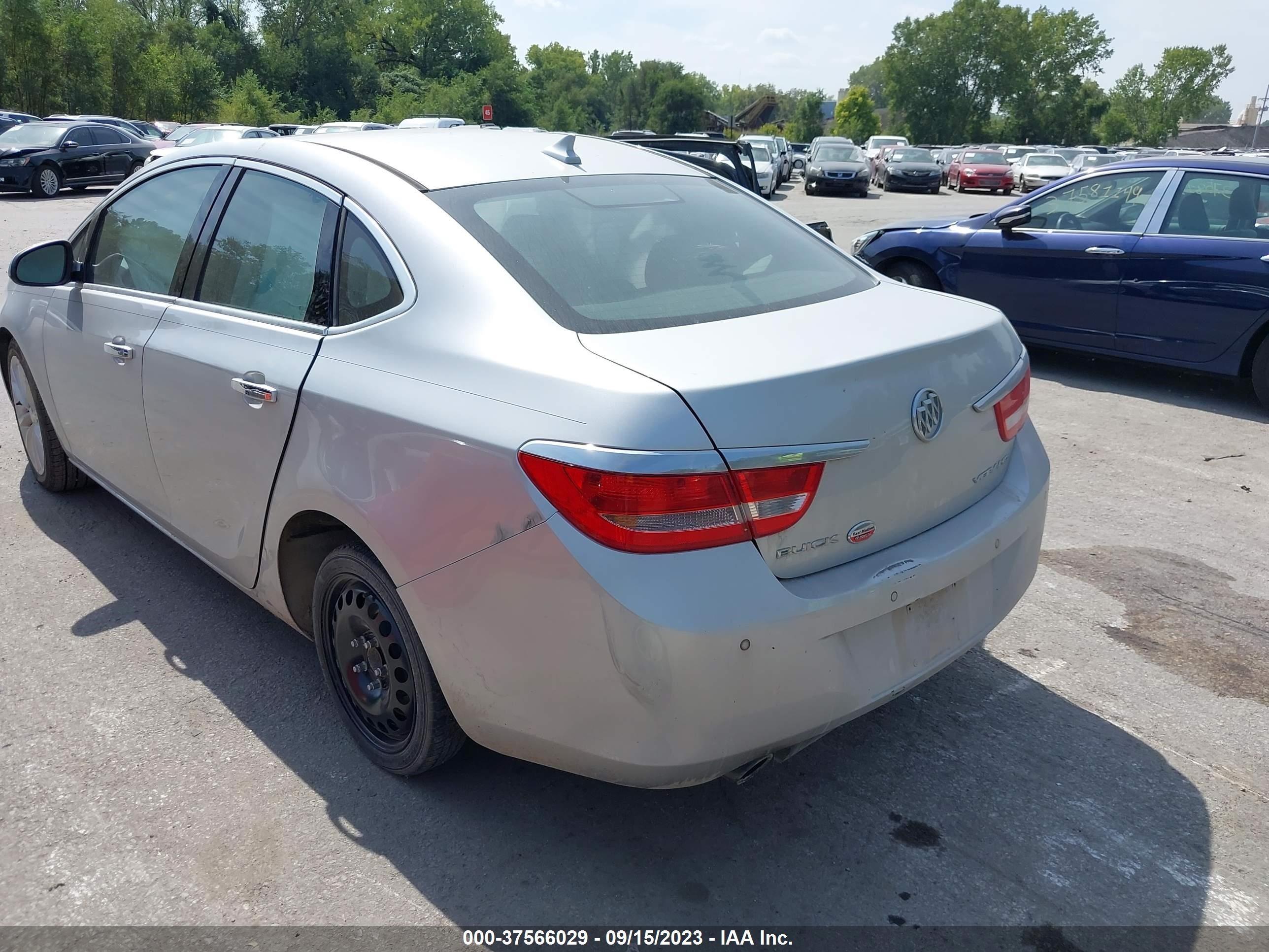 Photo 2 VIN: 1G4PR5SK3C4181135 - BUICK VERANO 