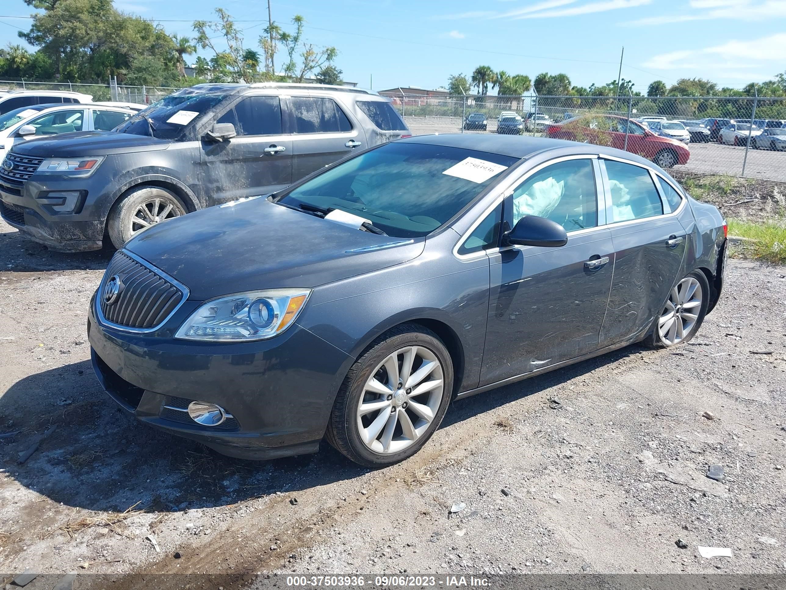 Photo 1 VIN: 1G4PR5SK3C4231774 - BUICK VERANO 