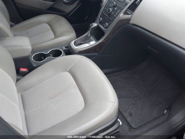 Photo 4 VIN: 1G4PR5SK3G4110619 - BUICK VERANO 