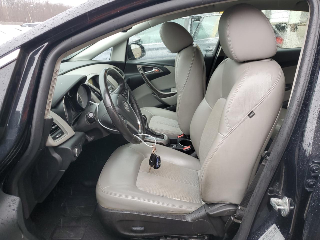 Photo 6 VIN: 1G4PR5SK4E4108097 - BUICK VERANO 