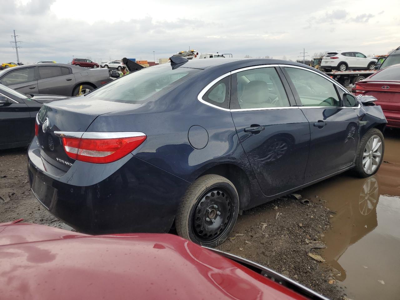 Photo 2 VIN: 1G4PR5SK4F4113687 - BUICK VERANO 