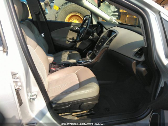 Photo 4 VIN: 1G4PR5SK4F4116220 - BUICK VERANO 